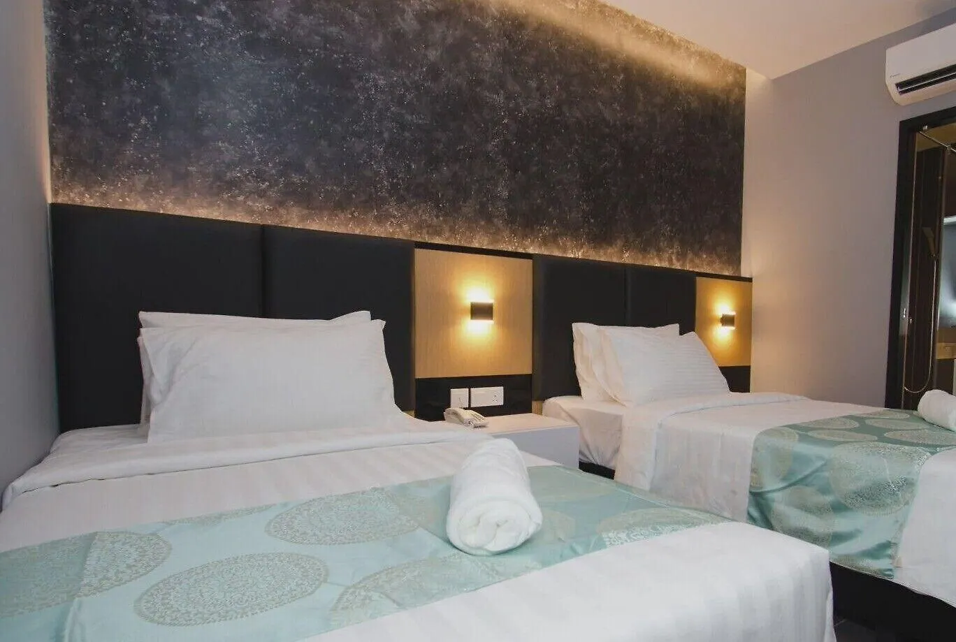 **  ג'והור בהרו Solid Hotels מלזיה