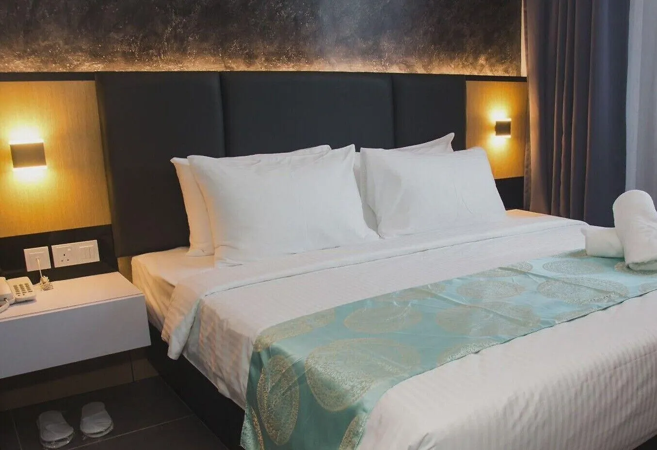 ג'והור בהרו Solid Hotels 2*, ג'והור בהרו
