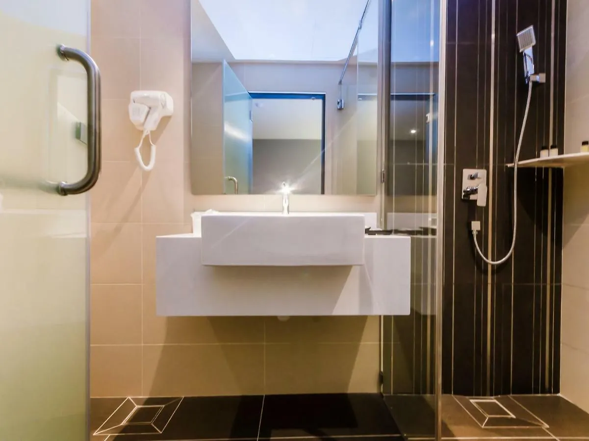 ג'והור בהרו Solid Hotels 2*, ג'והור בהרו מלזיה