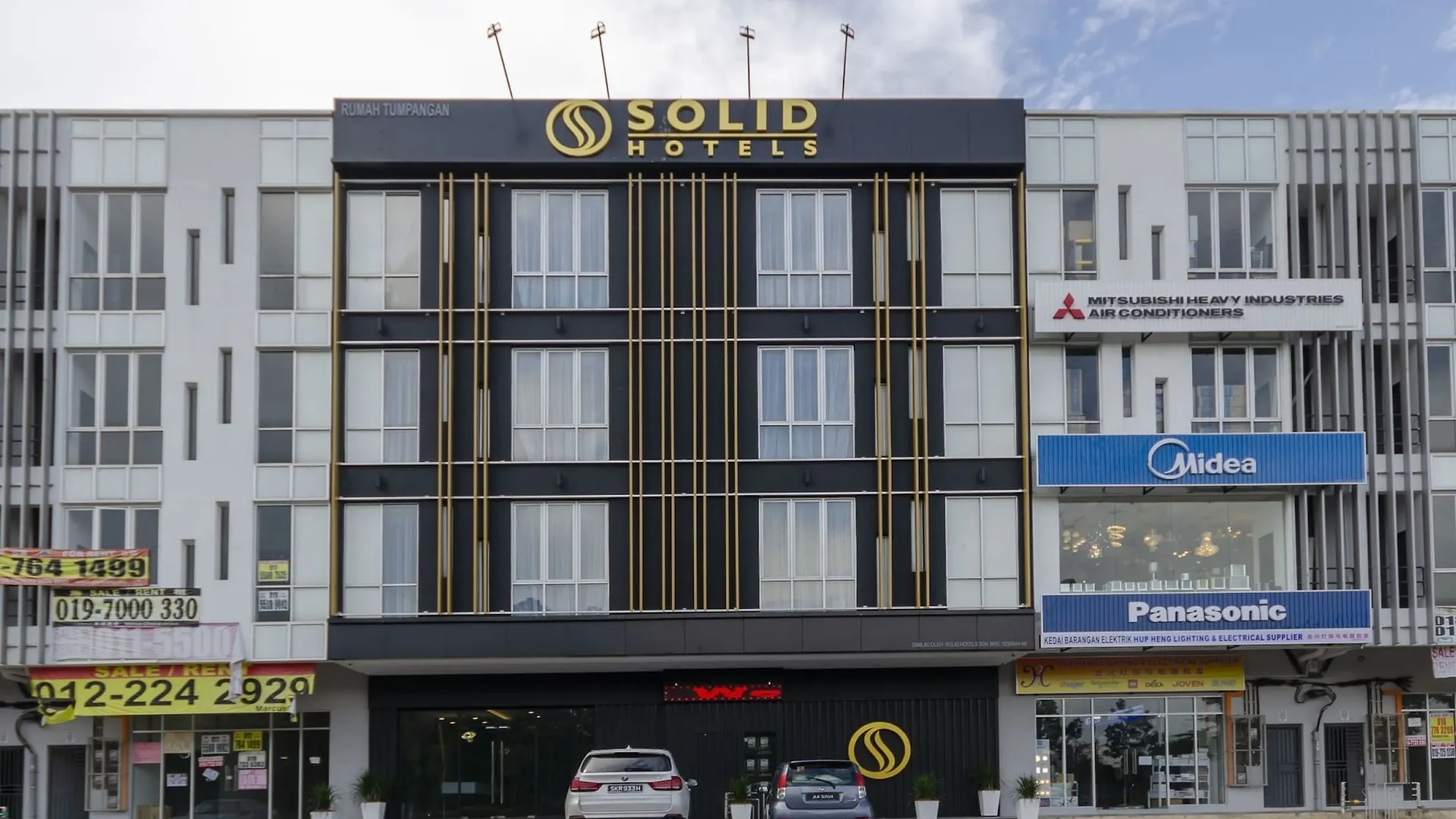ג'והור בהרו Solid Hotels