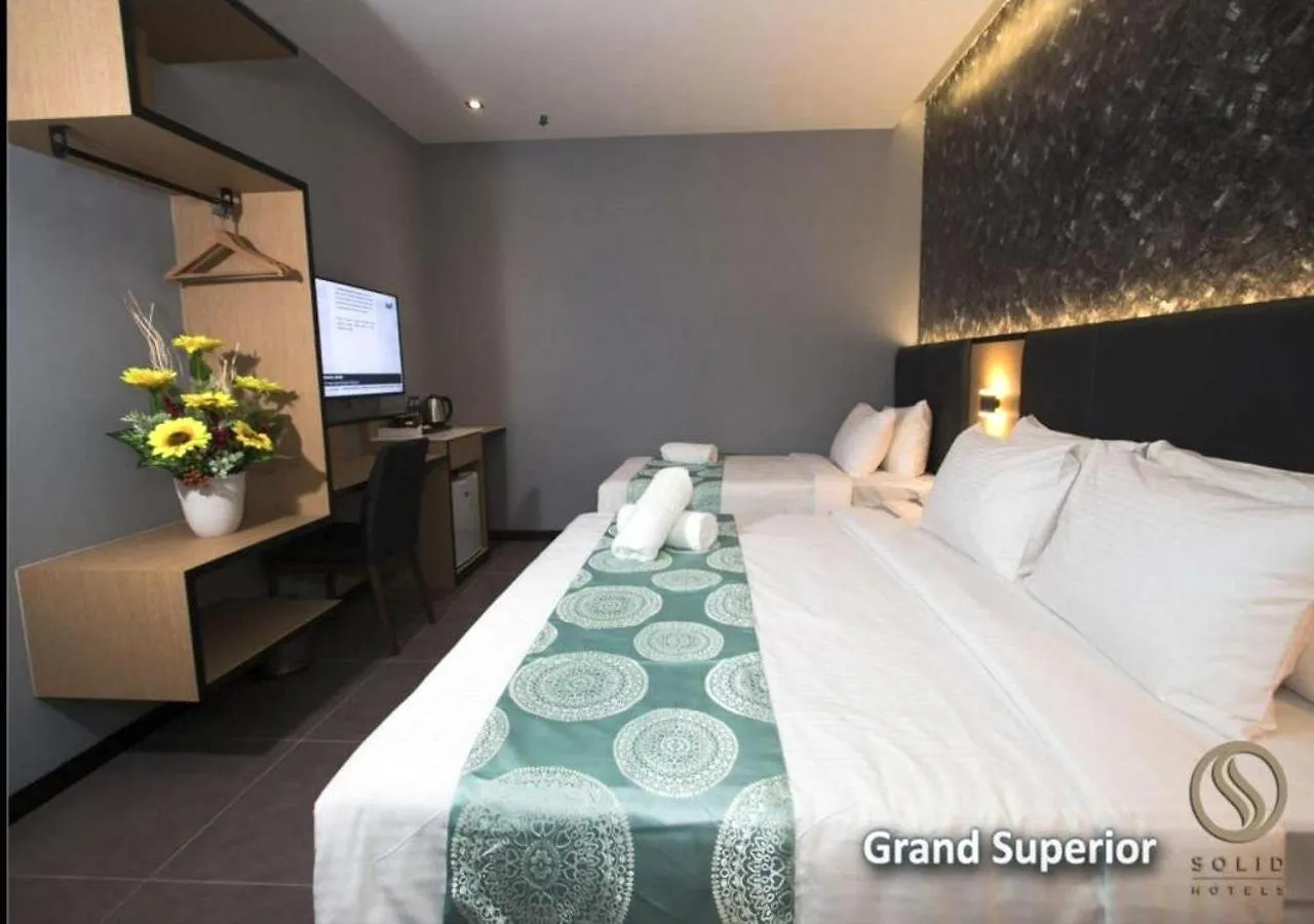 ג'והור בהרו Solid Hotels  ג'והור בהרו